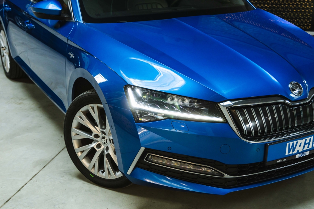 Skoda Superb Plug In Hybrid 2020 фото Skoda Superb Plug In Hybrid 2020 фото 5