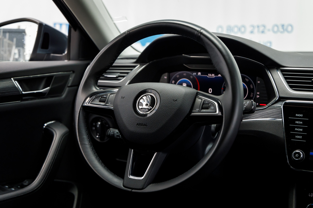 Skoda Superb 2019 фото 21