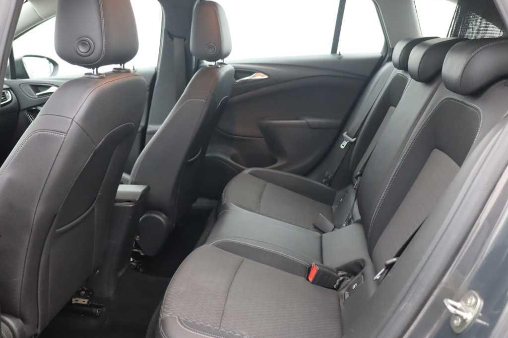 Opel Astra Sports Tourer 2016 photo 6