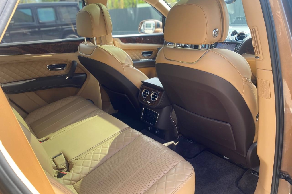 Bentley Bentayga 2017 фото 16