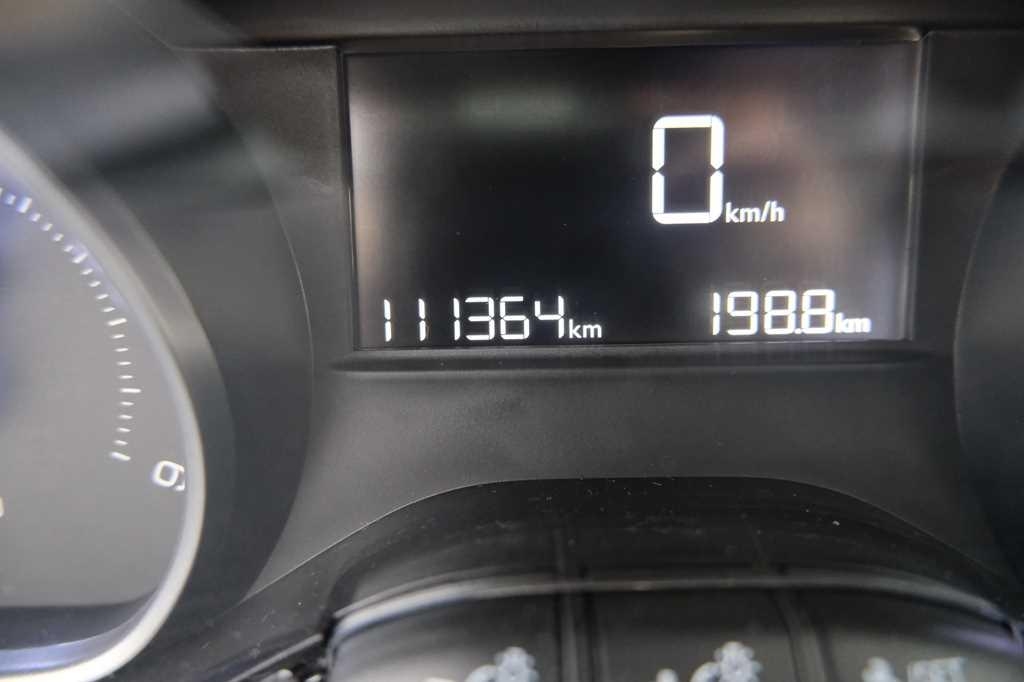 Peugeot 208 2017 фото 6