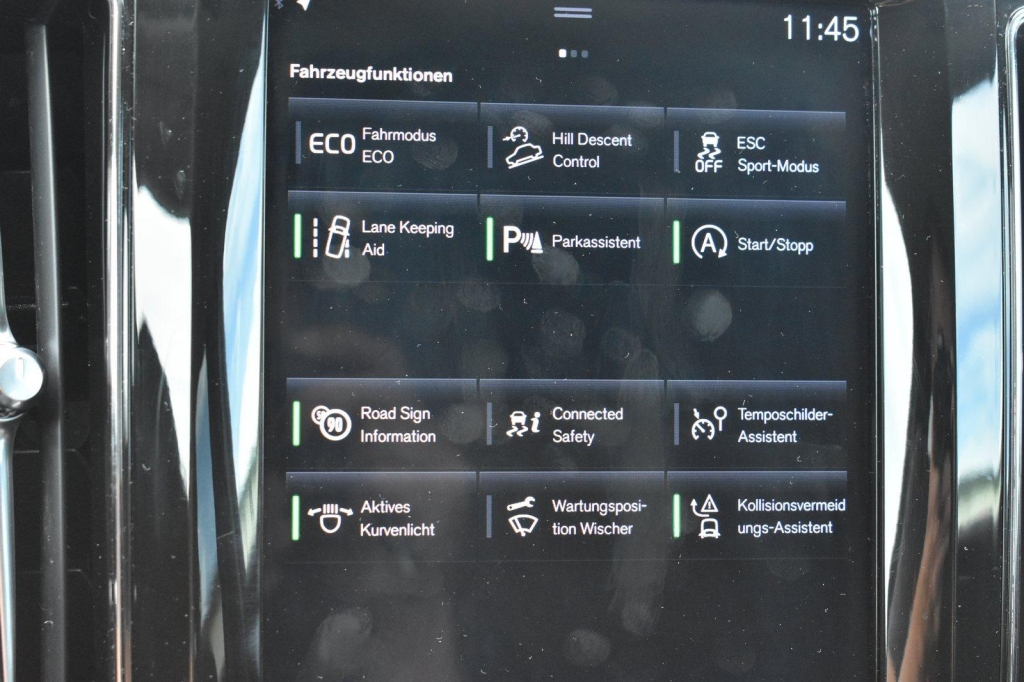 Volvo XC60 2018 фото 3