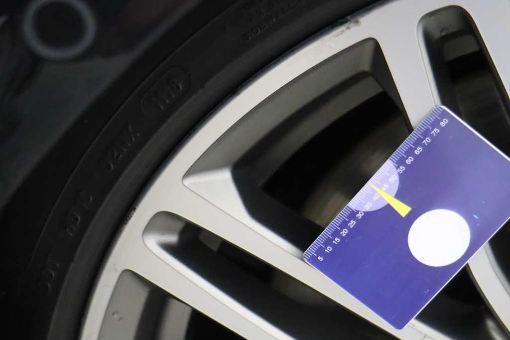 BMW 5 Series 2018 фото 21