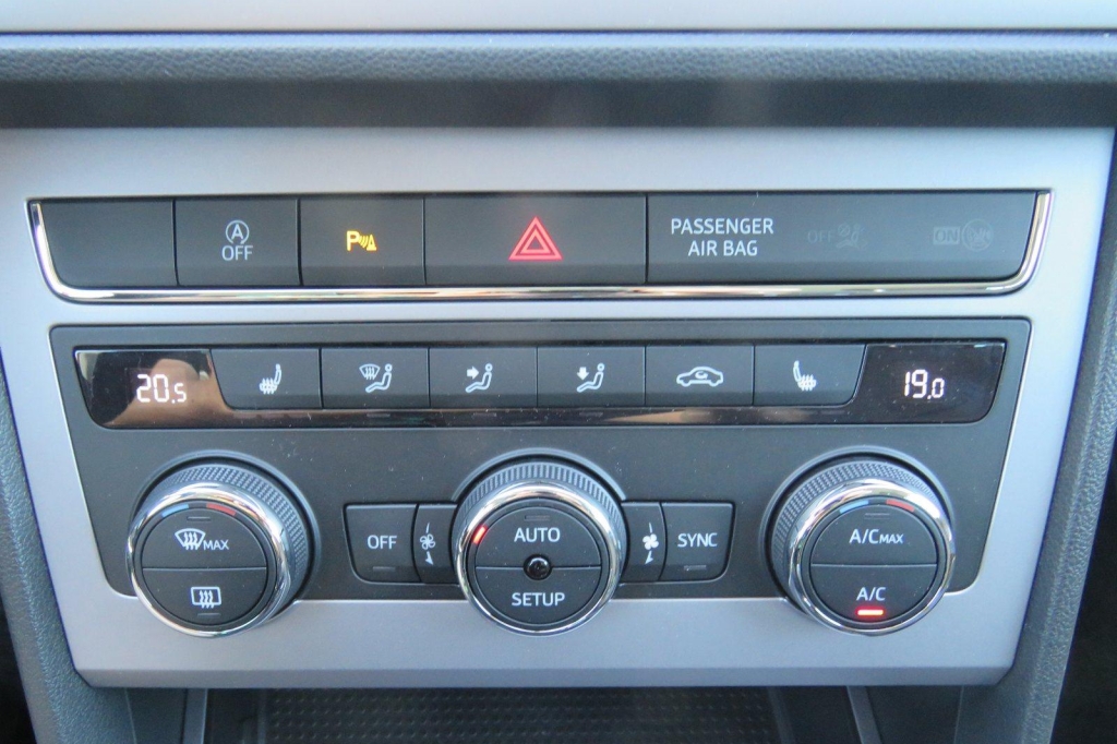 SEAT Leon ST 2019 photo 2