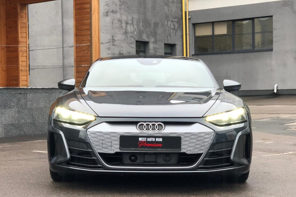 Audi e-tron GT 2021 фото 7