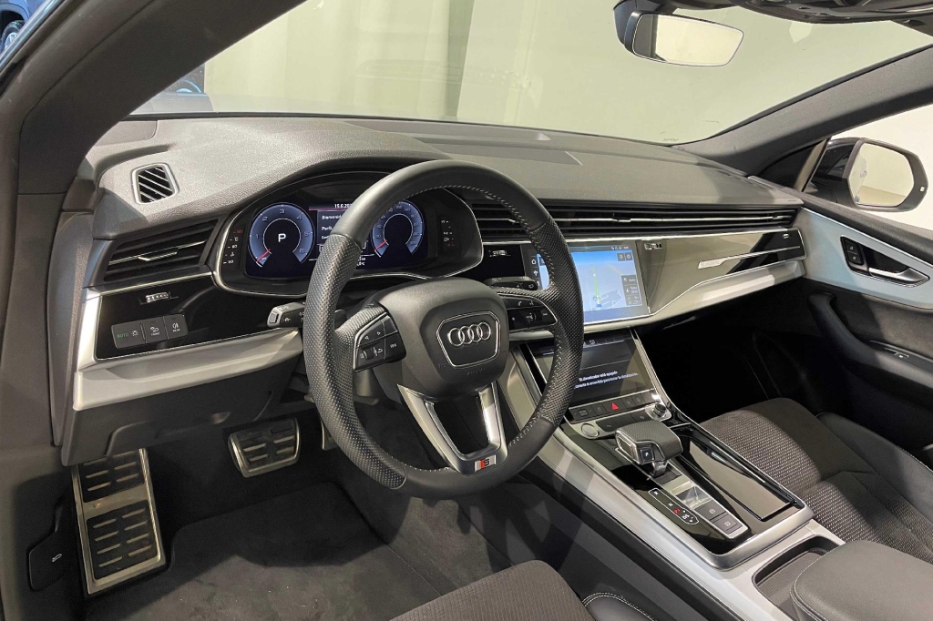 Audi Q8 2020 фото 1