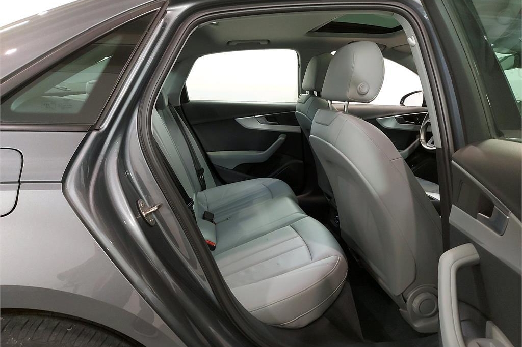 Audi A4 2018 photo 9