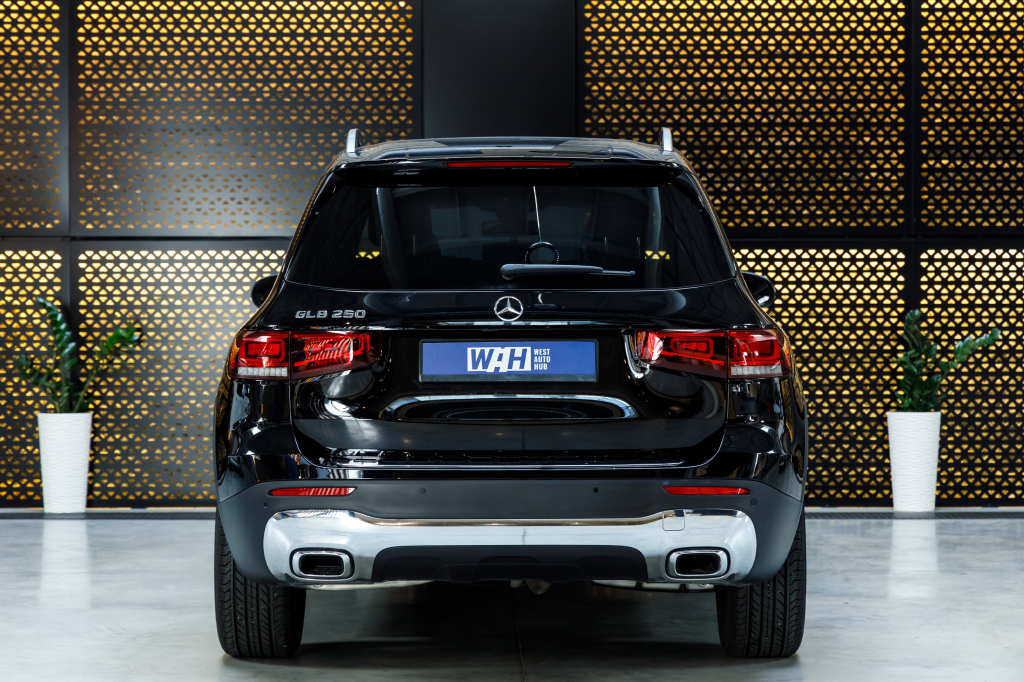 Mercedes-Benz GLB-Class 250 2020 photo 4