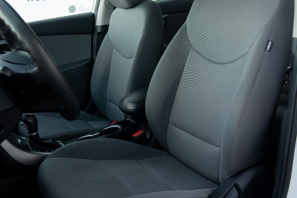 Hyundai Elantra SE 2015 фото 24