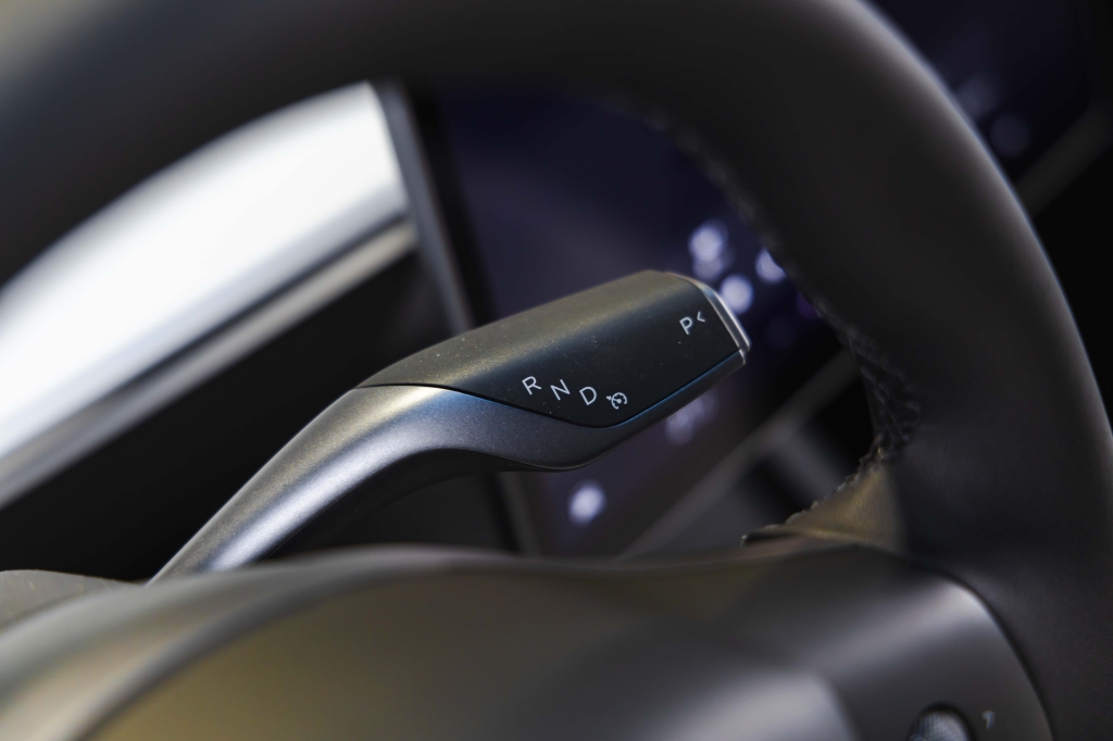 Tesla Model Y Long Range 2024 фото Tesla Model Y Long Range 2024 фото 24