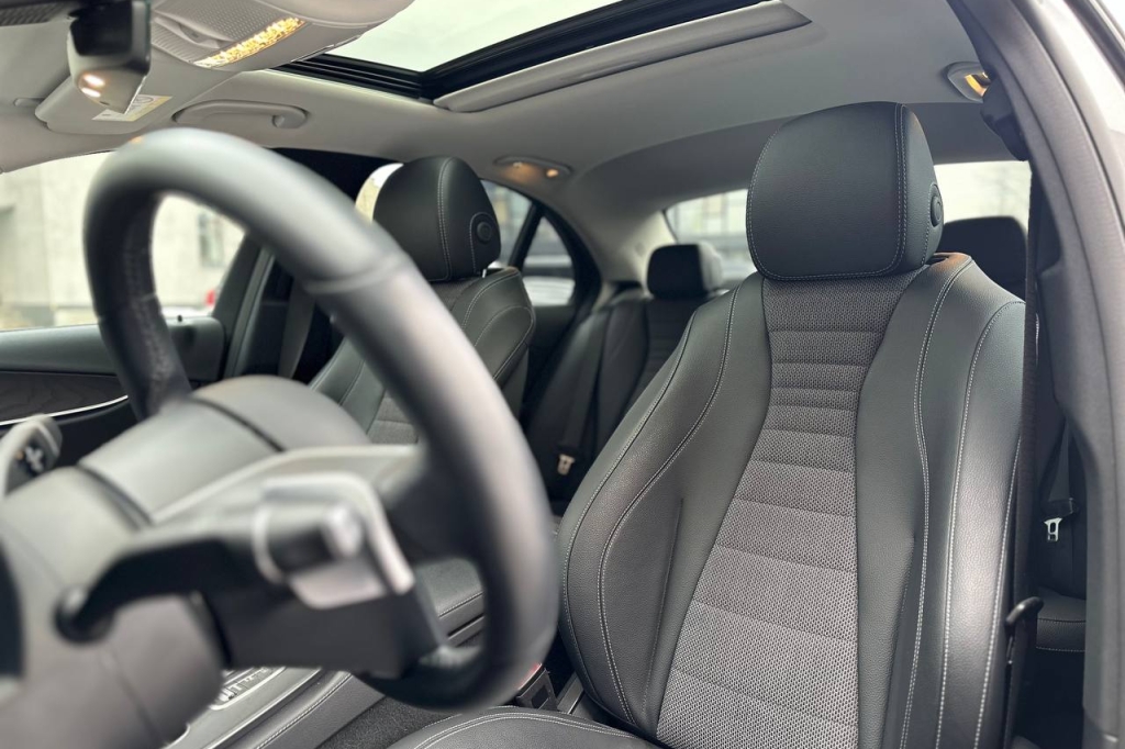 Mercedes-Benz E 300 2021 фото 12