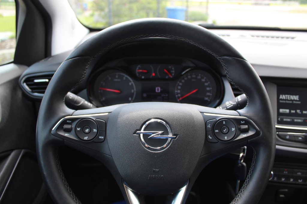 Opel Crossland X 2019 фото 2