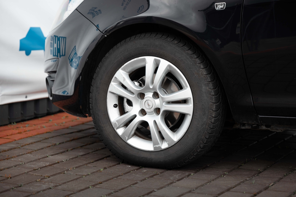 Opel Corsa 2010 фото 1