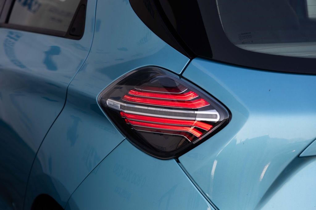 Renault Zoe 2021 фото 8