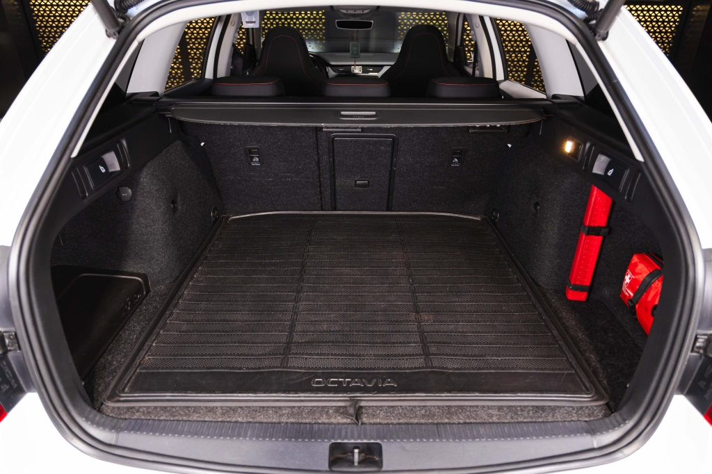 Skoda Octavia 2018 фото 40