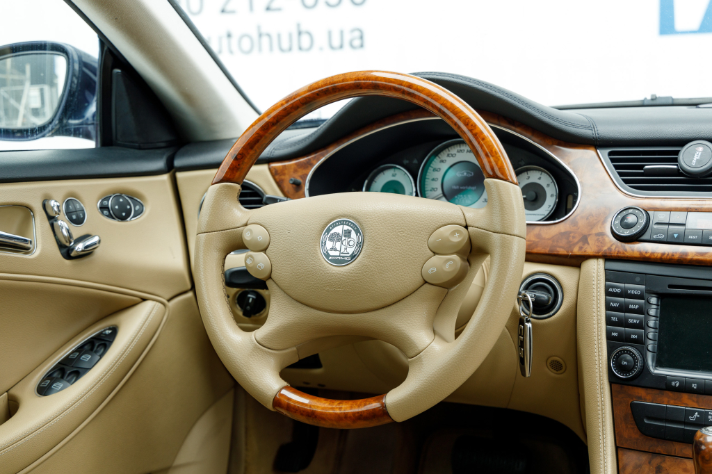 Mercedes-Benz CLS 500 2005 photo 10