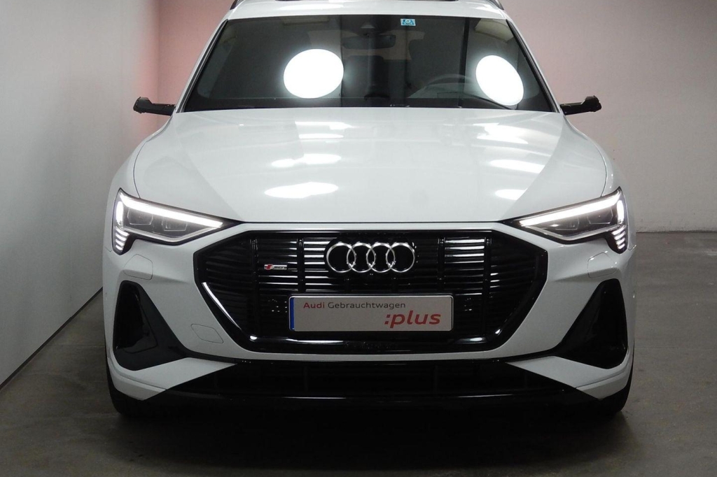 Audi e-tron Sportback 2020 фото 8