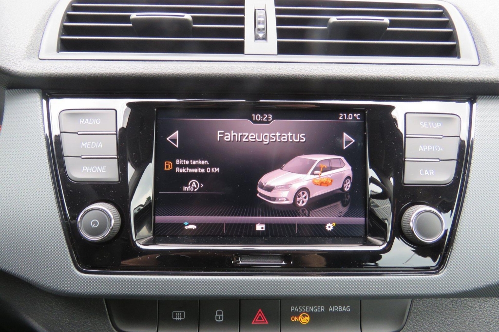 Skoda Fabia 2021 фото 2