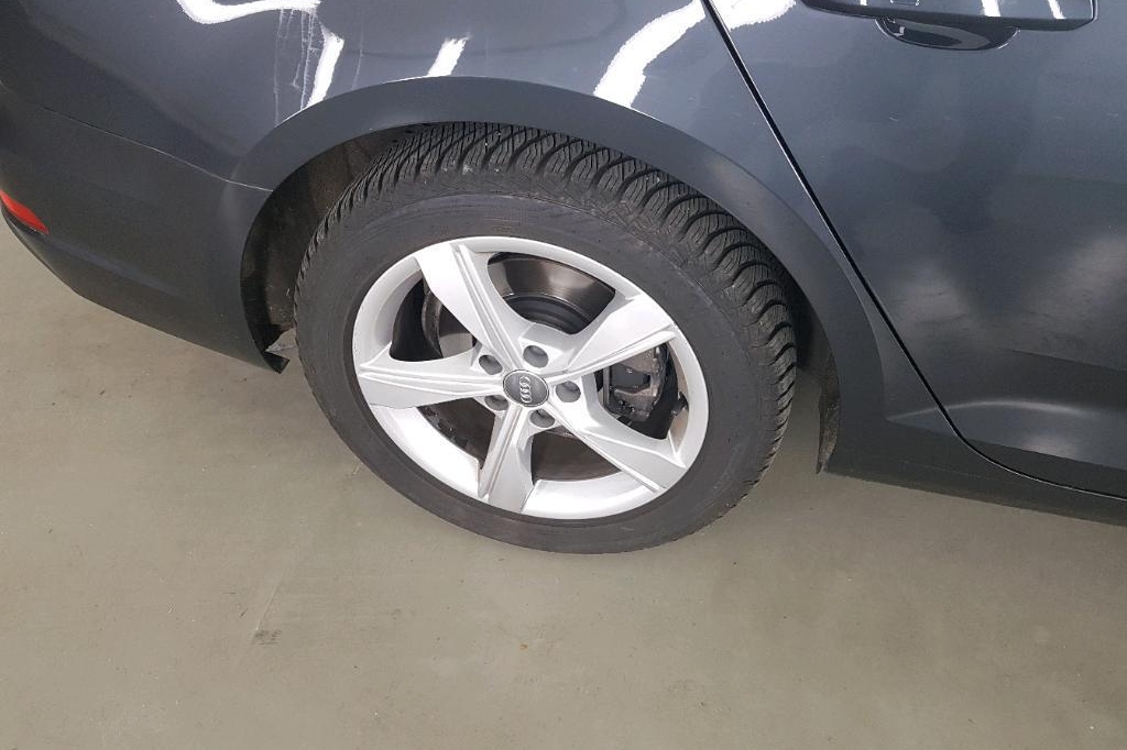 Audi A4 Avant 2019 фото 21