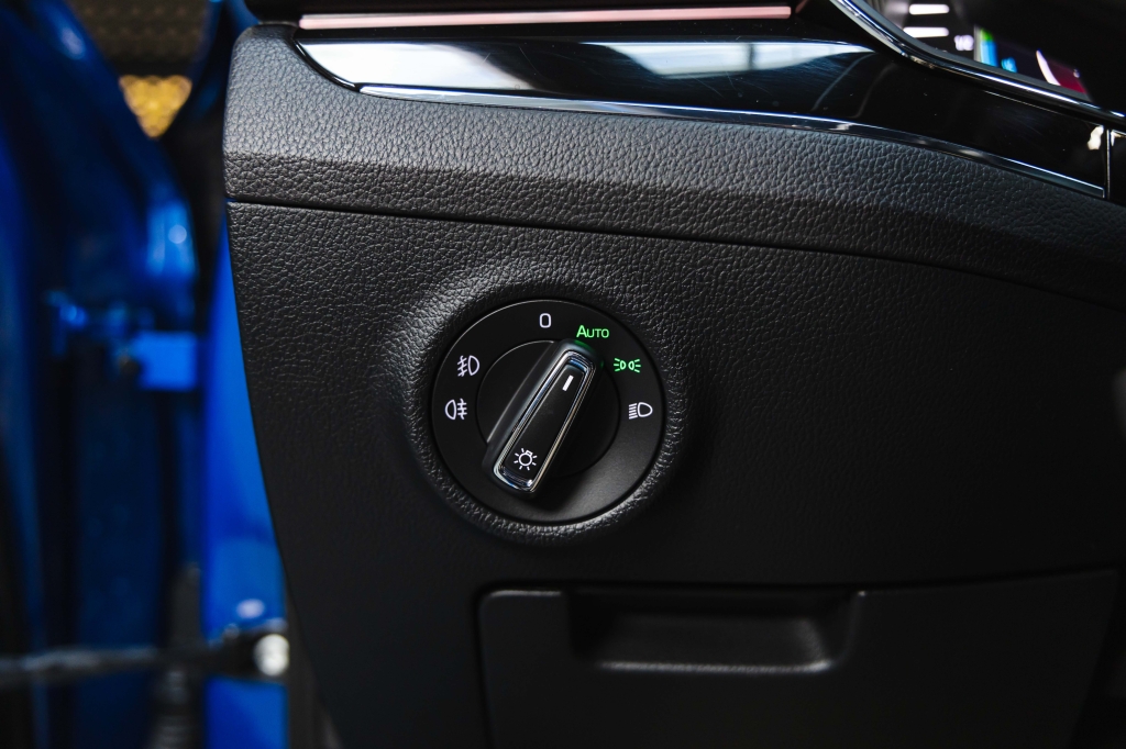 Skoda Superb Plug In Hybrid 2020 фото Skoda Superb Plug In Hybrid 2020 фото 22