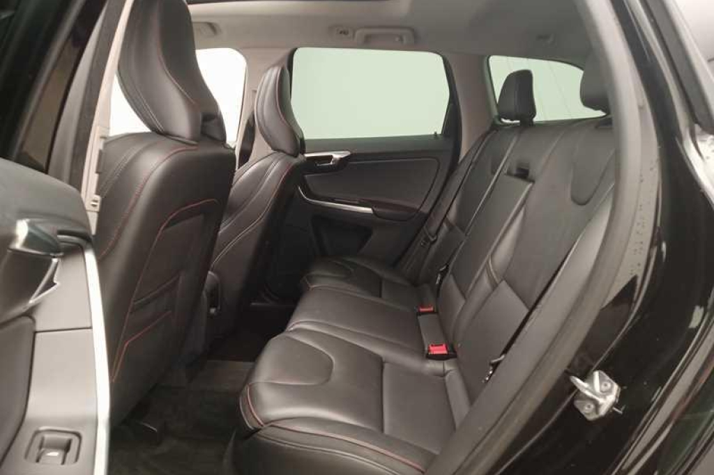 Volvo XC60 2016 фото 4