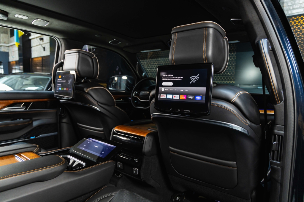 Jeep Grand Wagoneer 2022 фото Jeep Grand Wagoneer 2022 фото 42