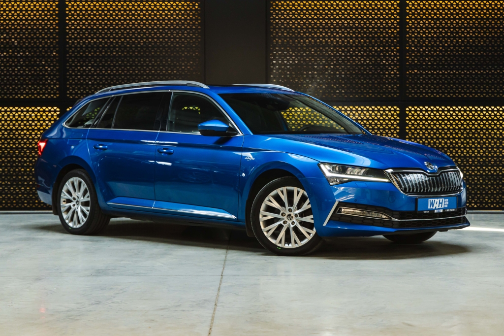 Skoda Superb Plug In Hybrid 2020 фото Skoda Superb Plug In Hybrid 2020 фото 6