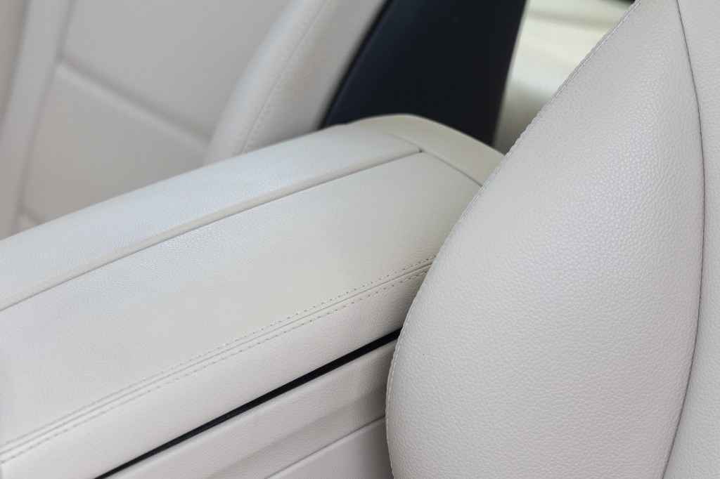 Mercedes-Benz C-Class C300 4Matic 2019 photo 28