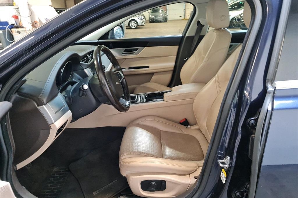 Jaguar XF Sportbrake 2018 photo 6