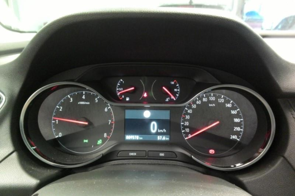 Opel Grandland X 2019 фото 4