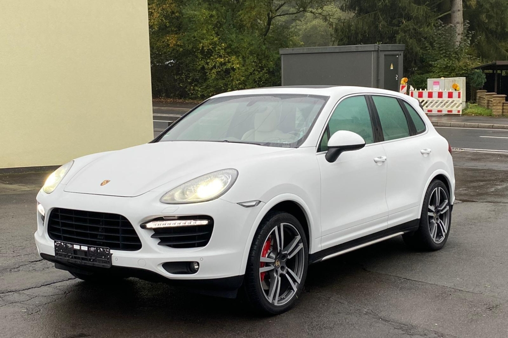 Porsche Cayenne Turbo 2016 photo 4