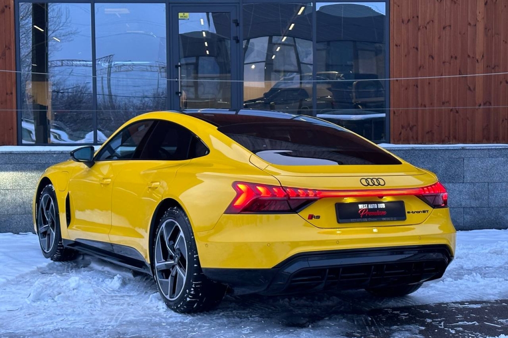 Audi RS e-tron GT 2021 photo 3