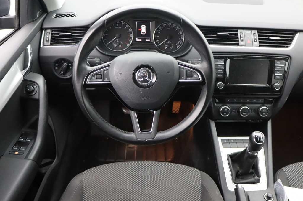 Skoda Octavia Combi 2016 фото 2