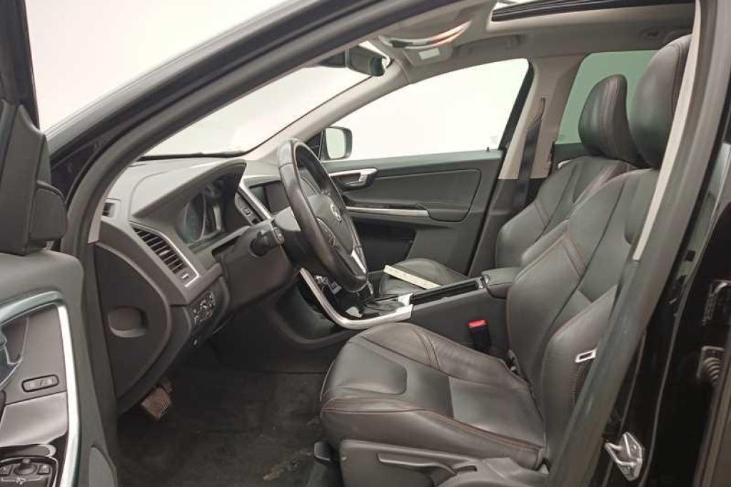 Volvo XC60 2017 фото 1