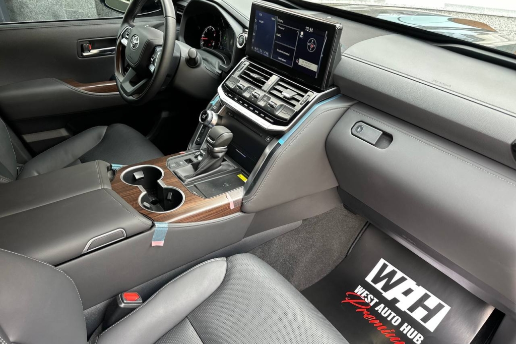 Toyota Land Cruiser 300 VX BR6 Armor 2022 фото Toyota Land Cruiser 300 VX BR6 Armor 2022 фото 12