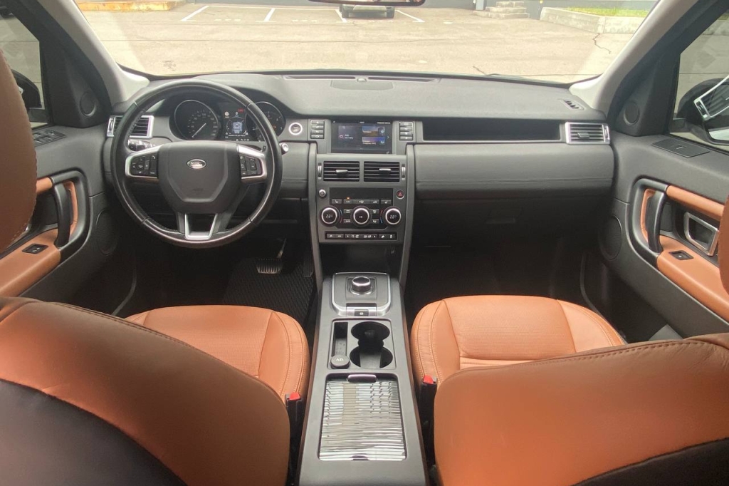 Land Rover Discovery Sport 2017 photo 15