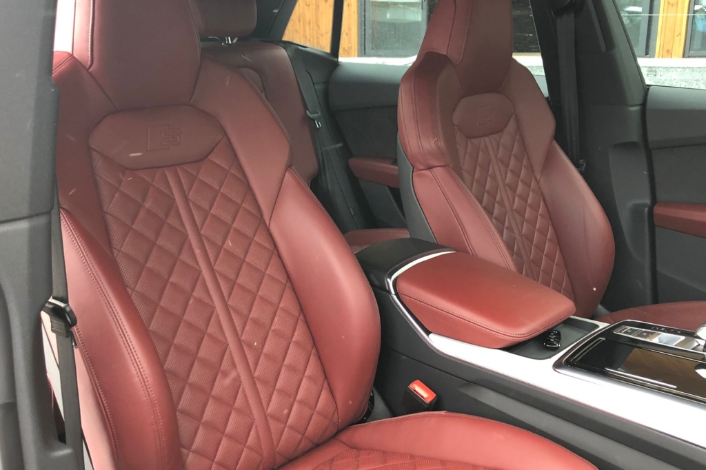 Audi SQ8 2021 фото 20