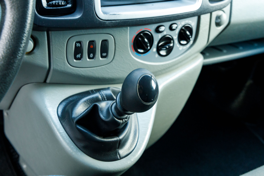 Renault Trafic пасс. 2012 photo 14