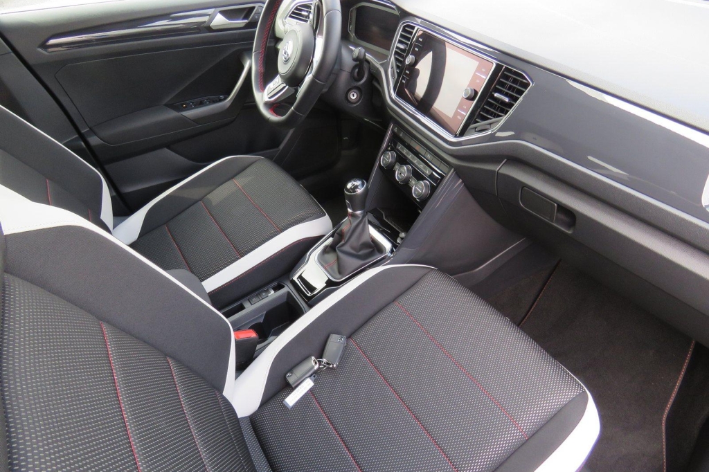 Volkswagen T-Roc 2019 фото 3