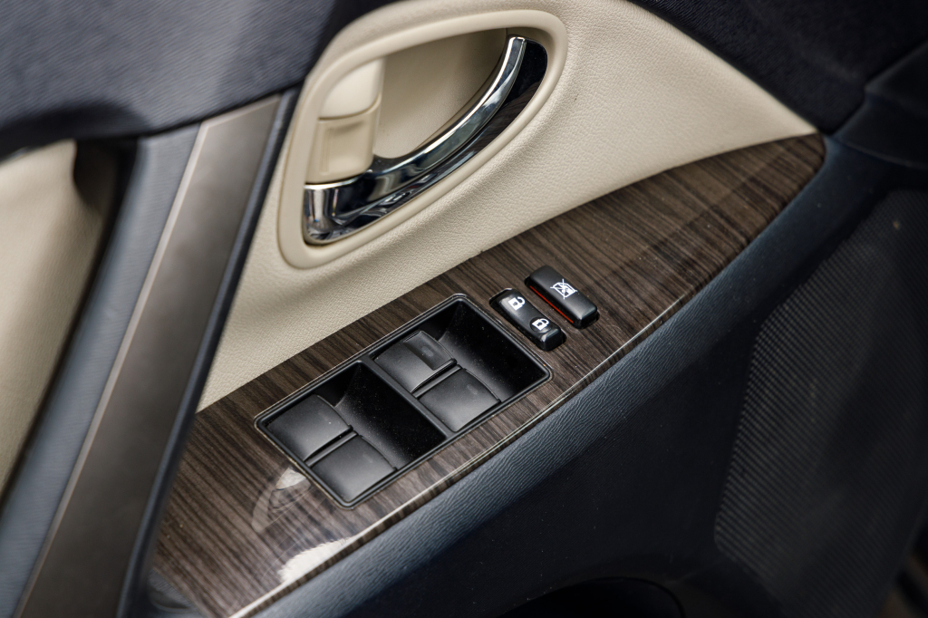 Toyota Avensis 2014 фото 21