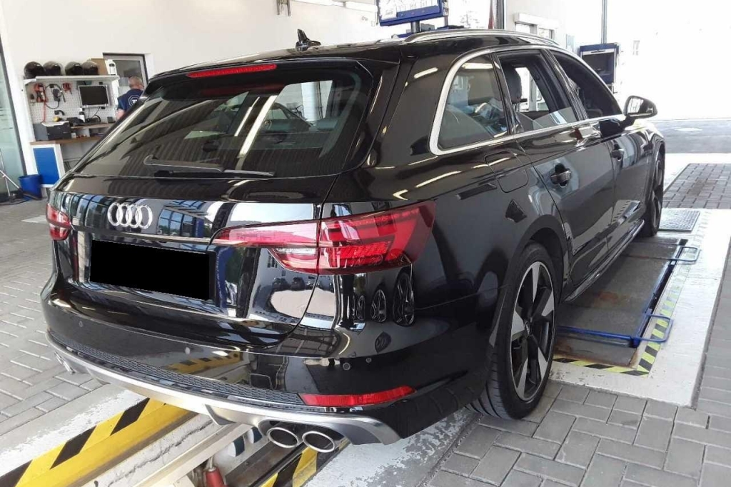 Audi S4 Avant 2018 фото 8