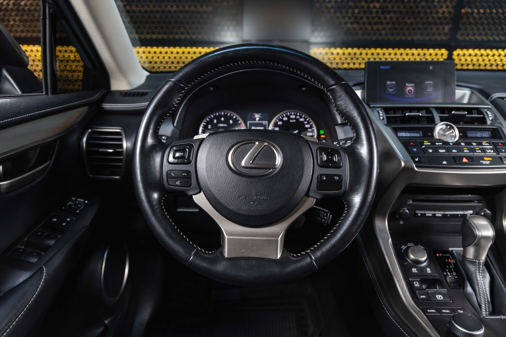 Lexus NX 300H 2016 фото Lexus NX 300H 2016 фото 22