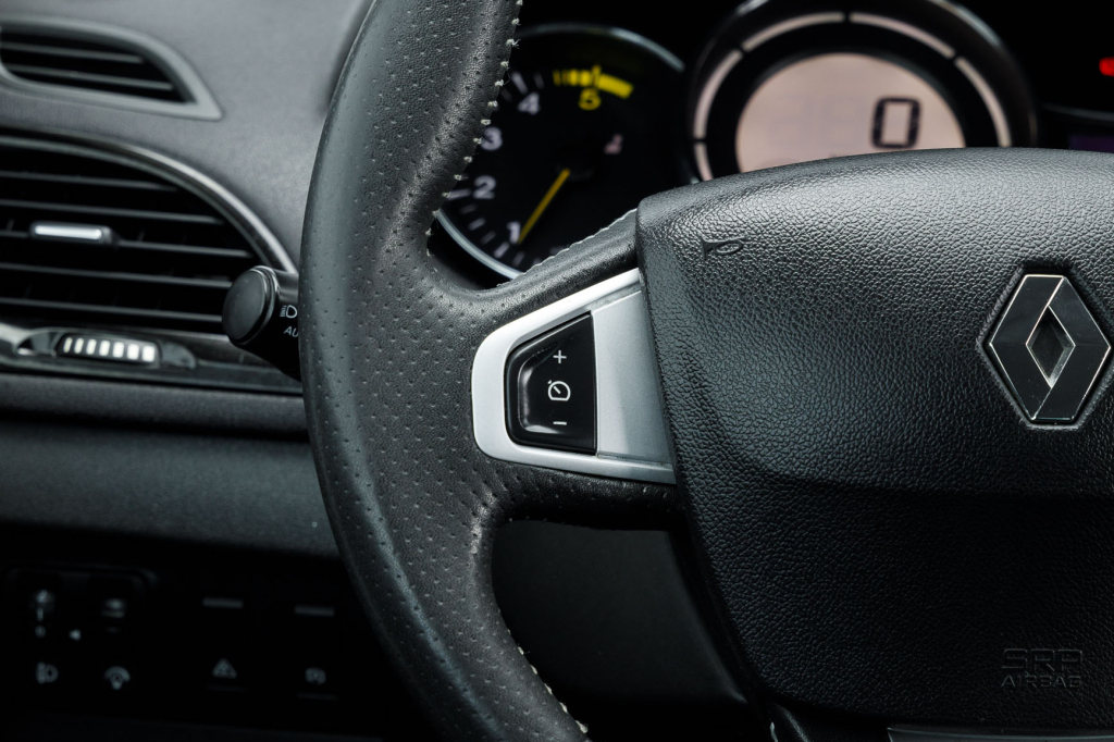 Renault Megane BOSE 2012 фото 24