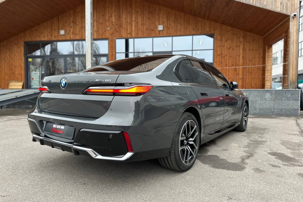 BMW i7 xDrive60 2023 фото 6