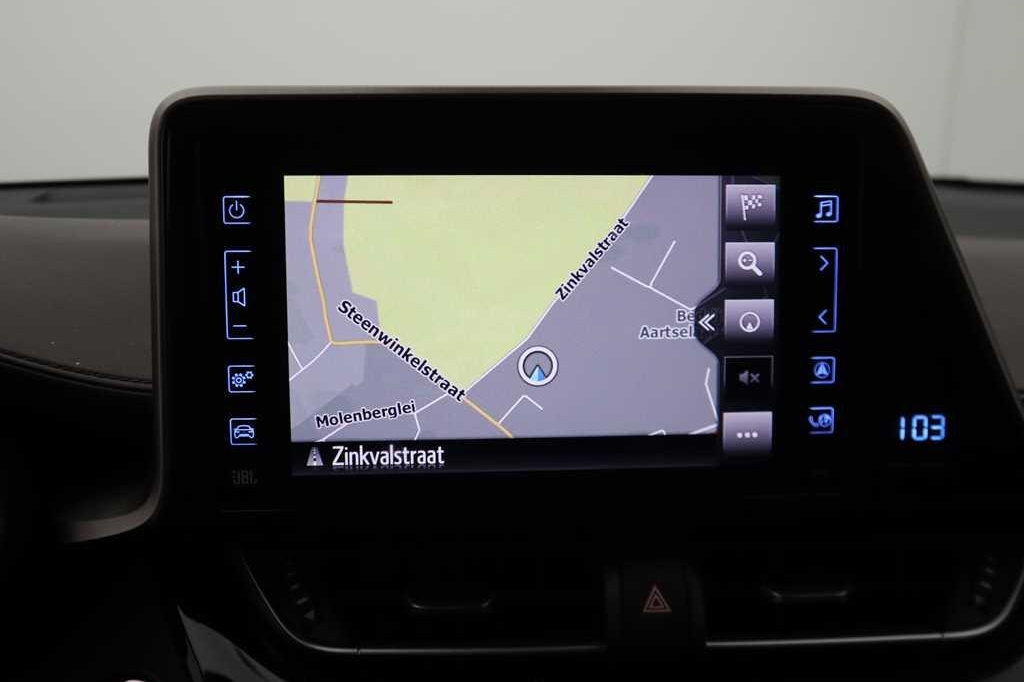 Toyota C-HR 2017 photo 5