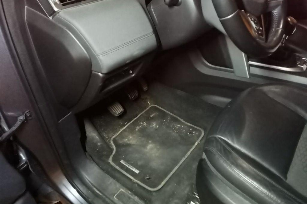 Land Rover Discovery 2016 фото 23