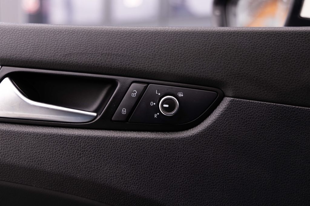 Volkswagen Passat 2012 photo 15