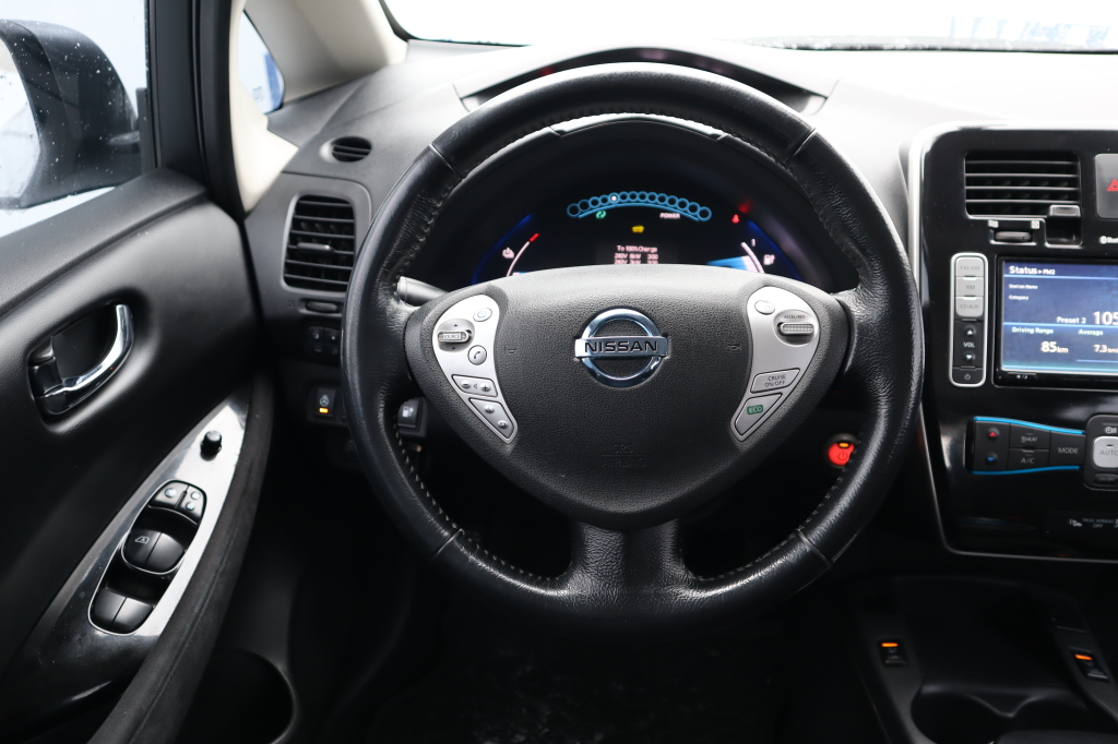 Nissan Leaf photo 8