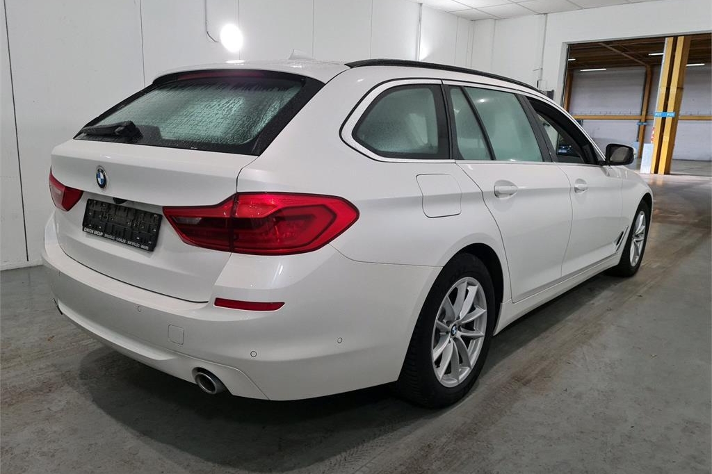 BMW 5er Touring 2017 photo 3