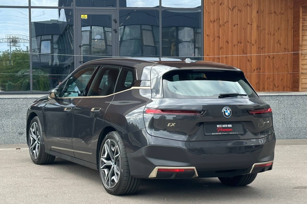 BMW iX 2021 фото 3